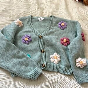Luna ivy size Large knit button sweater